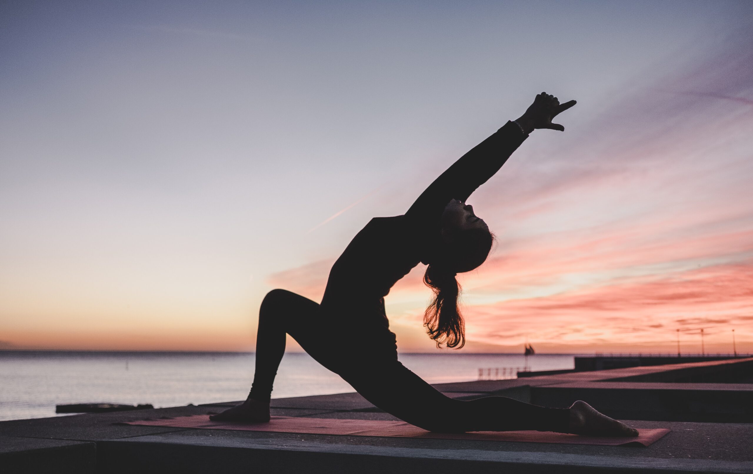 bien être - musculation - femme faisant du yoga